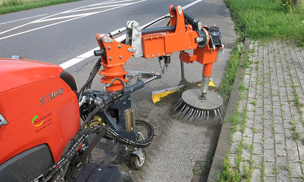 Wildkrautbuerste-mietTraktor