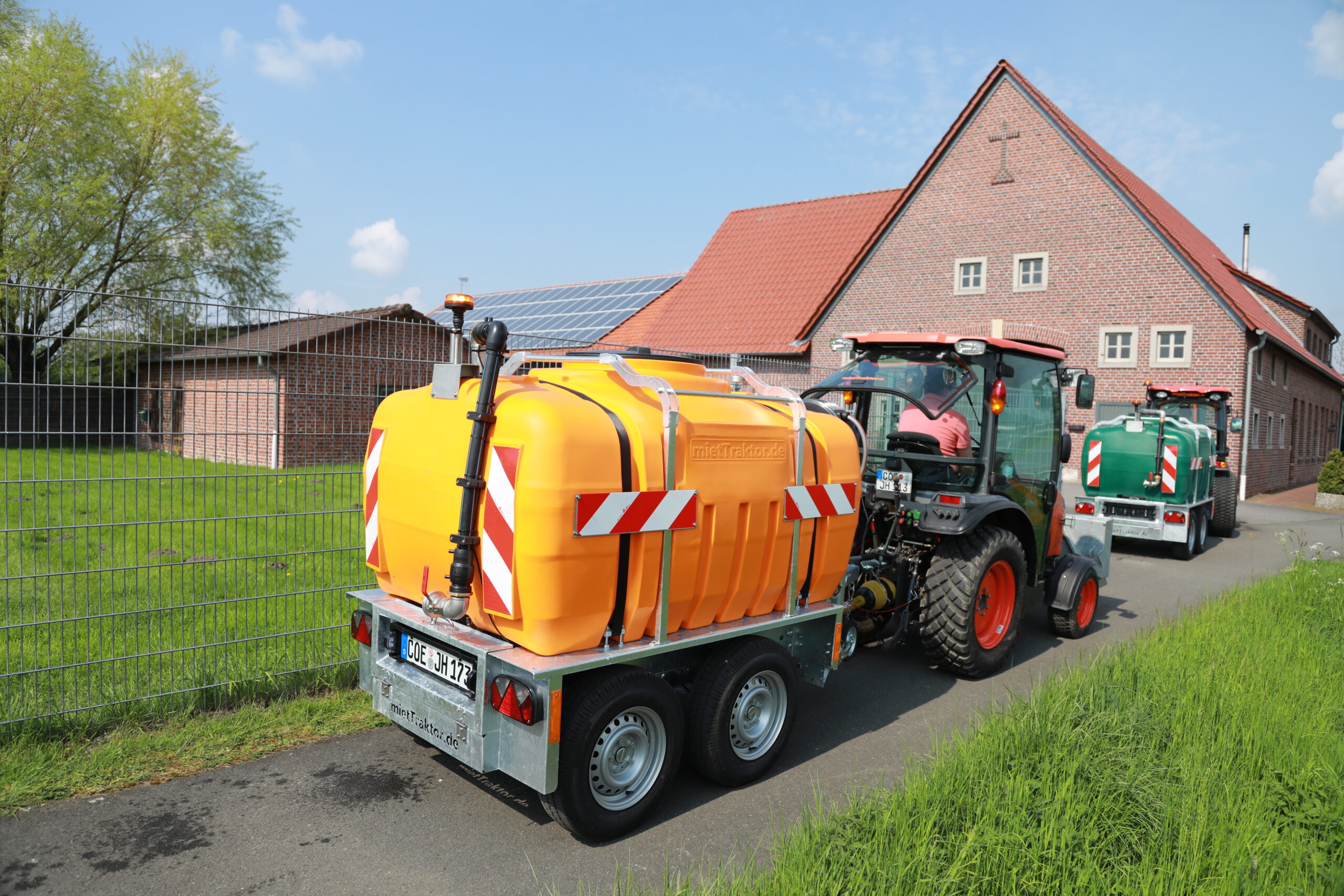 Bewässerungsanhänger PTW 2.200 l - 2.700 l Miettraktor